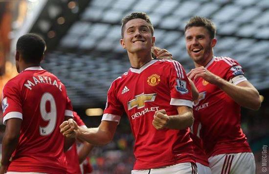 的中场配置 的中场配置